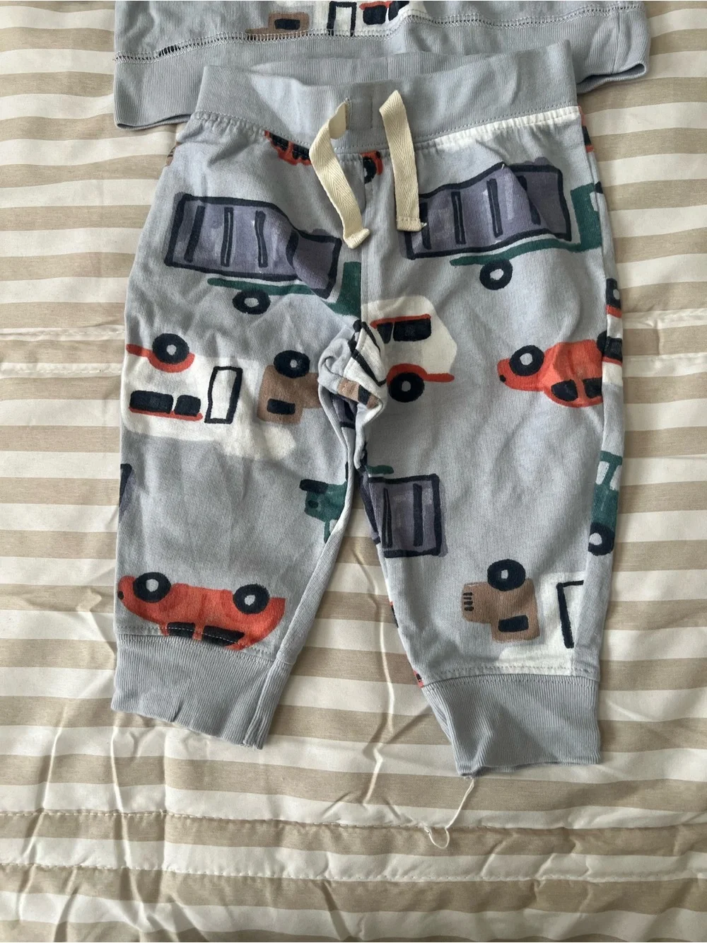 Carters baby boy outfit size 9 months